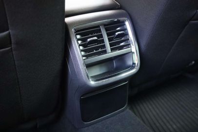 Car image 36