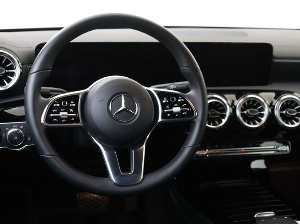 Mercedes-Benz CLA 180 100 kW image number 10