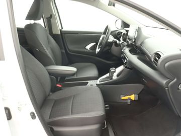 Car image 30