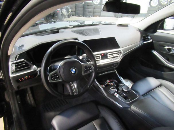 BMW 320i Touring 135 kW image number 9