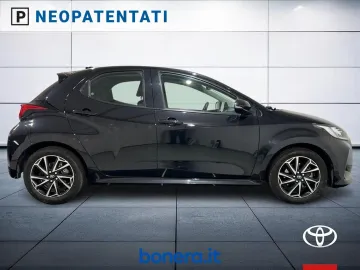 Car image 4