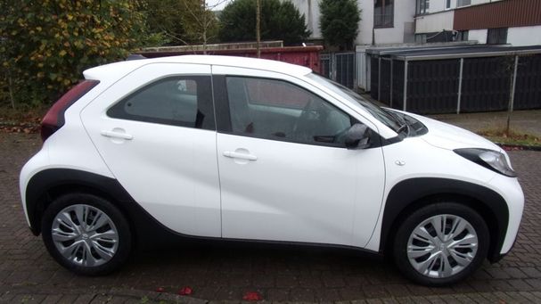 Toyota Aygo X 53 kW image number 14