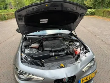 Car image 33