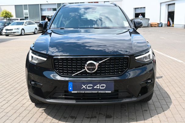 Volvo XC40 AWD B4 145 kW image number 8