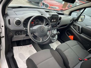 Car image 12