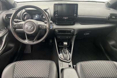 Car image 13