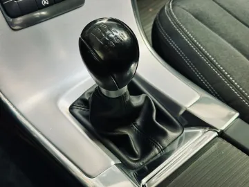 Car image 33