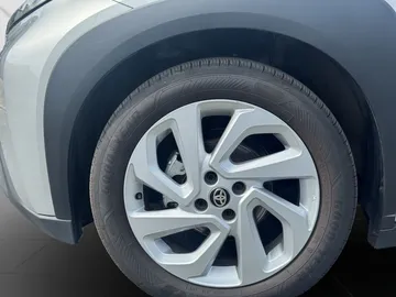 Car image 21