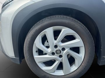 Car image 21
