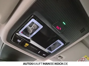 Car image 32