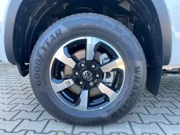 Car image 29