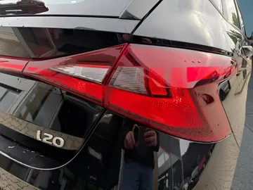 Car image 25