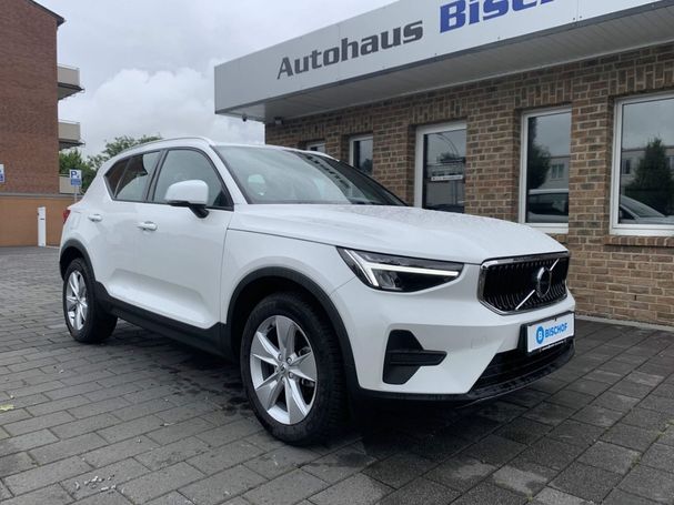 Volvo XC40 T2 Core 95 kW image number 9