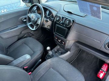 Car image 12