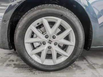 Car image 29