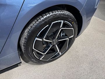 Car image 33