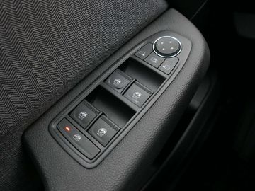 Car image 35