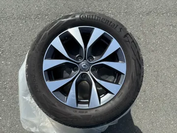 Car image 36