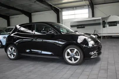 Car image 2