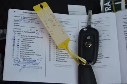 Car image 21