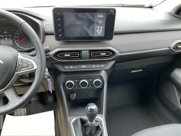 Car image 12