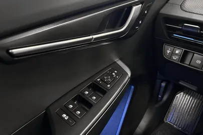 Car image 24