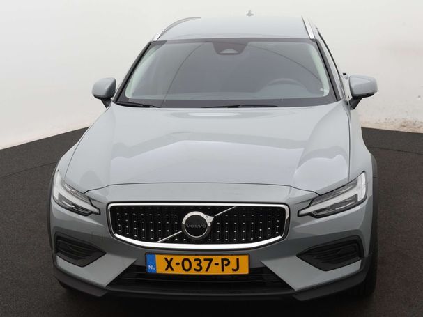 Volvo V60 Cross Country AWD B5 185 kW image number 9