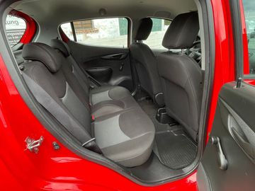 Car image 19