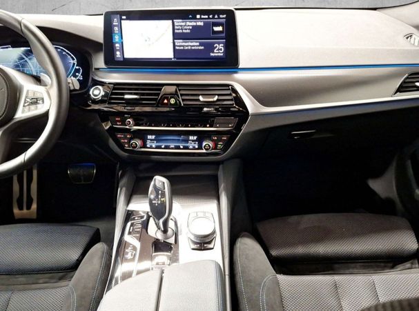 BMW 530 e 215 kW image number 13