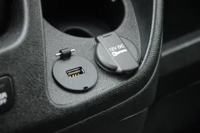 Car image 29
