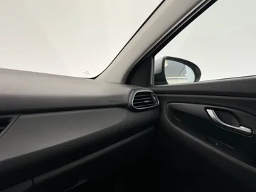 Car image 35