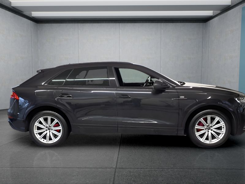 Audi Q8 55 TFSI S line