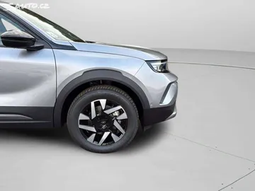 Car image 24