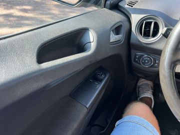 Car image 31