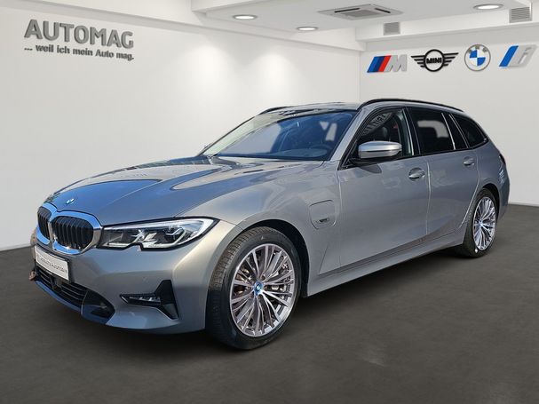 BMW 330 e Touring Sport Line 215 kW image number 1