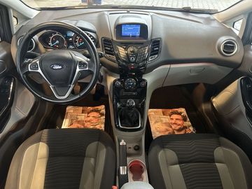 Car image 15