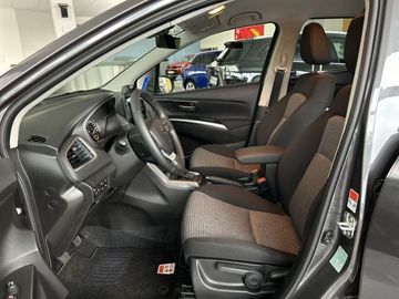 Car image 10