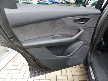 Car image 33