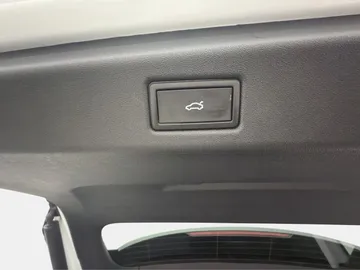 Car image 35