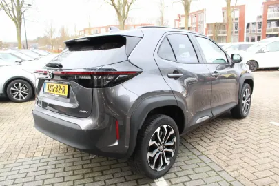 Car image 3