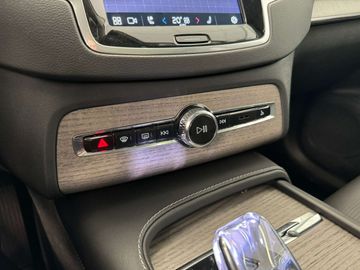 Car image 36