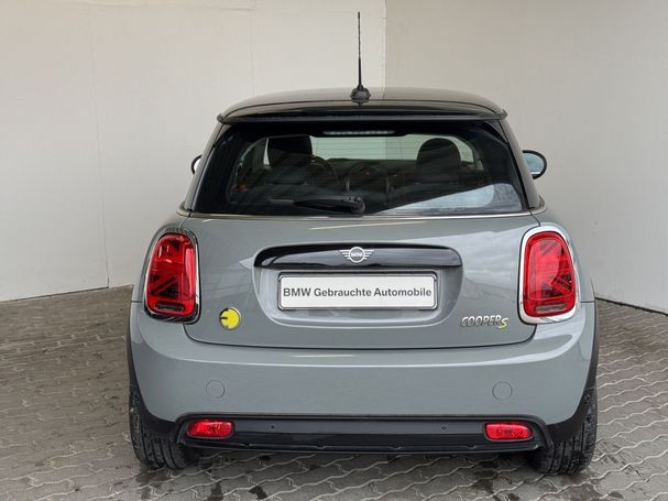 Mini Cooper SE Essential Trim 135 kW image number 4