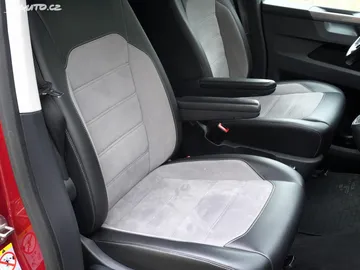Car image 37