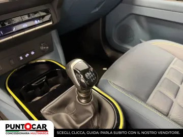 Car image 25