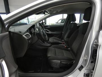 Car image 19