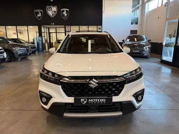 Car image 3