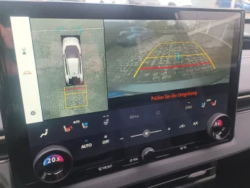 Car image 27