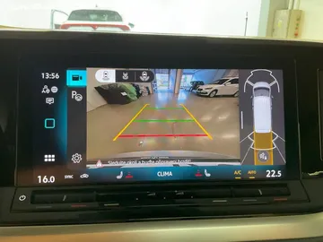 Car image 26