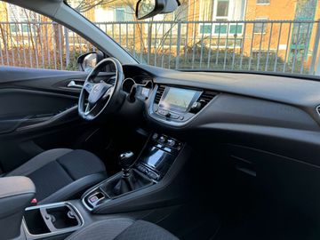 Car image 23