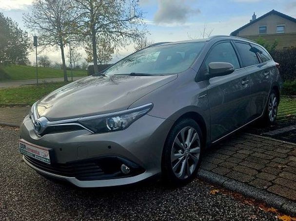 Toyota Auris Hybrid 100 kW image number 1